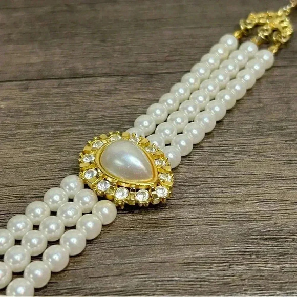 Vintage Gold Tone Faux Pearls and Crystals Three Strand and Pendant Bracelet - Picture 3 of 4
